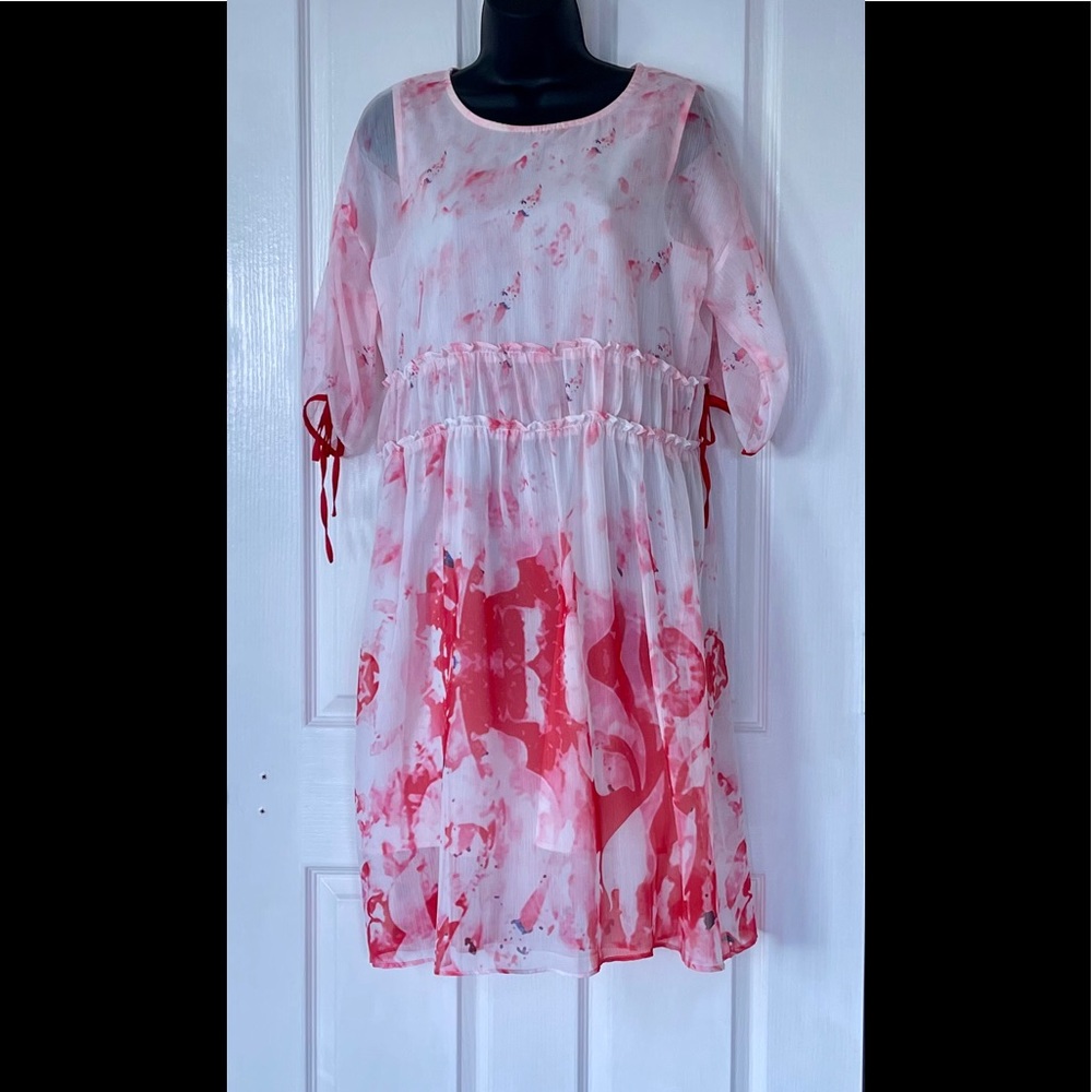 CLEARANCE Eye-catching midi dress